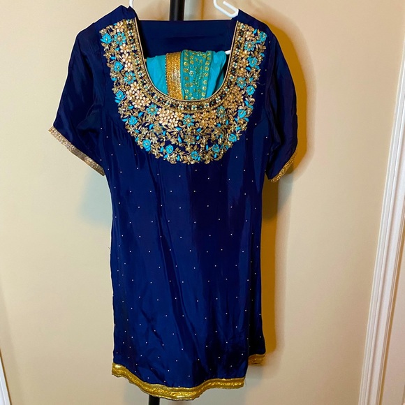 Womens small Punjabi-styled light and navy blue kameez and gharara outfit. - Picture 3 of 3